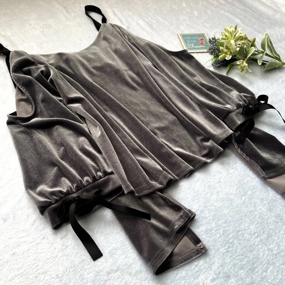Women’s Sz Medium Couter Velvet Gray Blouse Cold Shoulder with Adjustable Straps - Picture 6 of 14